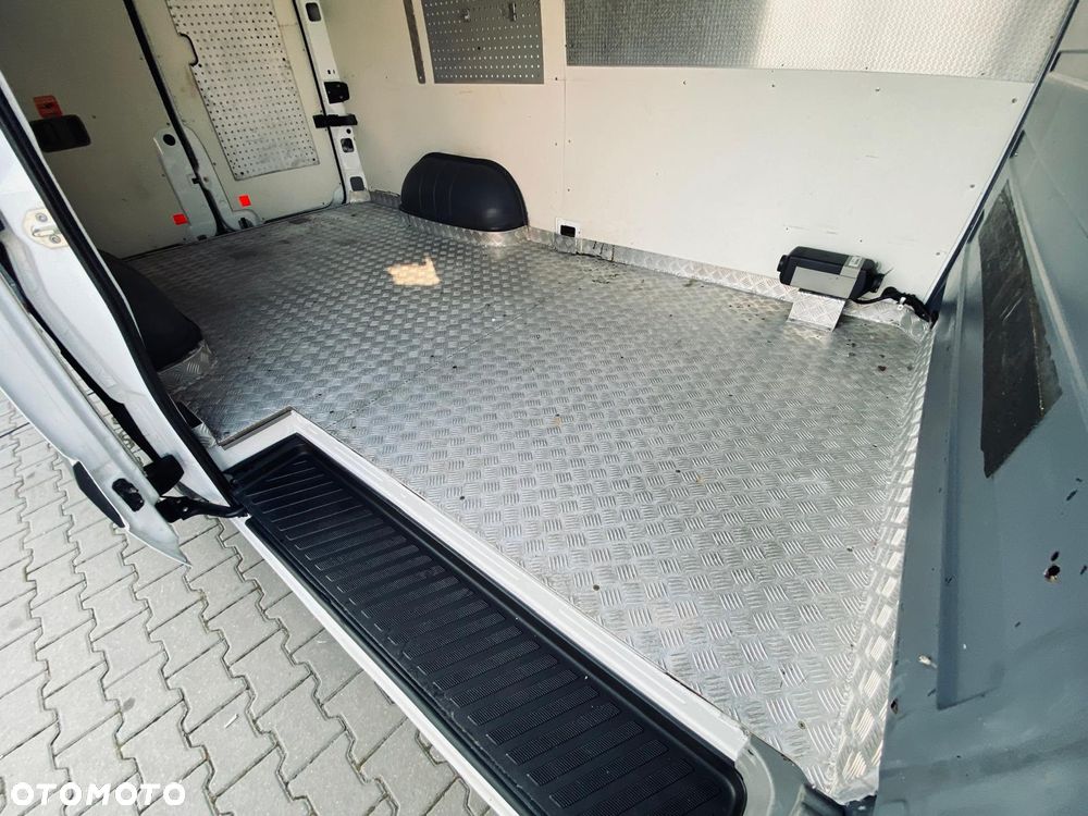 Mercedes-Benz SPRINTER - 23