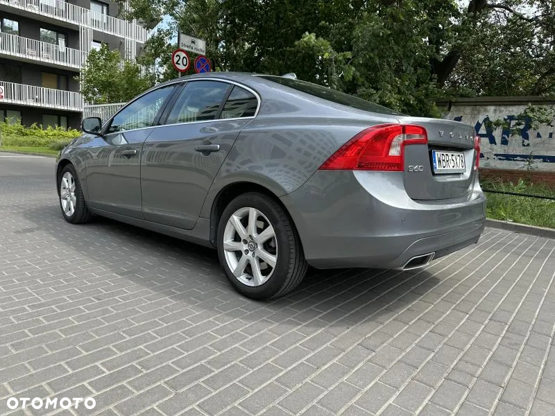 Volvo S60 D4 Drive-E Momentum - 3