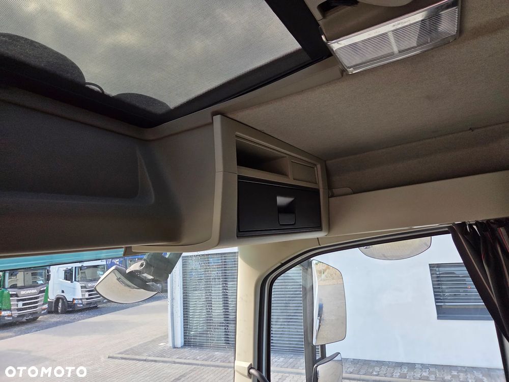 Volvo FH 460/ STARE TACHO/ HYDRAULIKA/ 4 PODUSZKI TYŁ/ LEKKA 7583kg Brutto - 24
