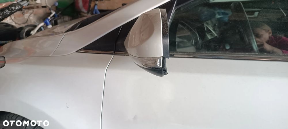 Hyundai Elantra - 5