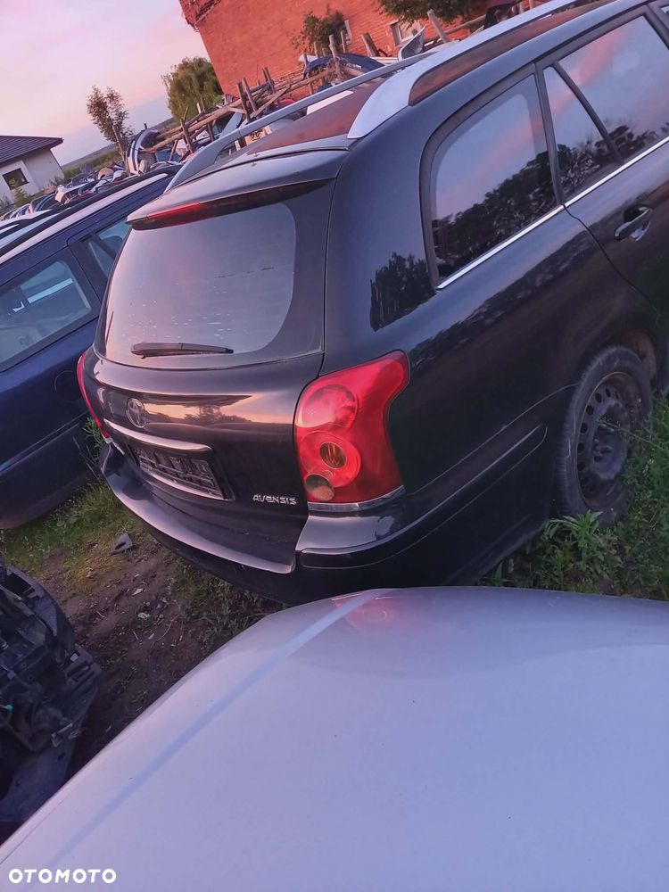 części do TOYOTA AVENSIS T25 KOMBI 2002r KLAPA TYŁ - 1