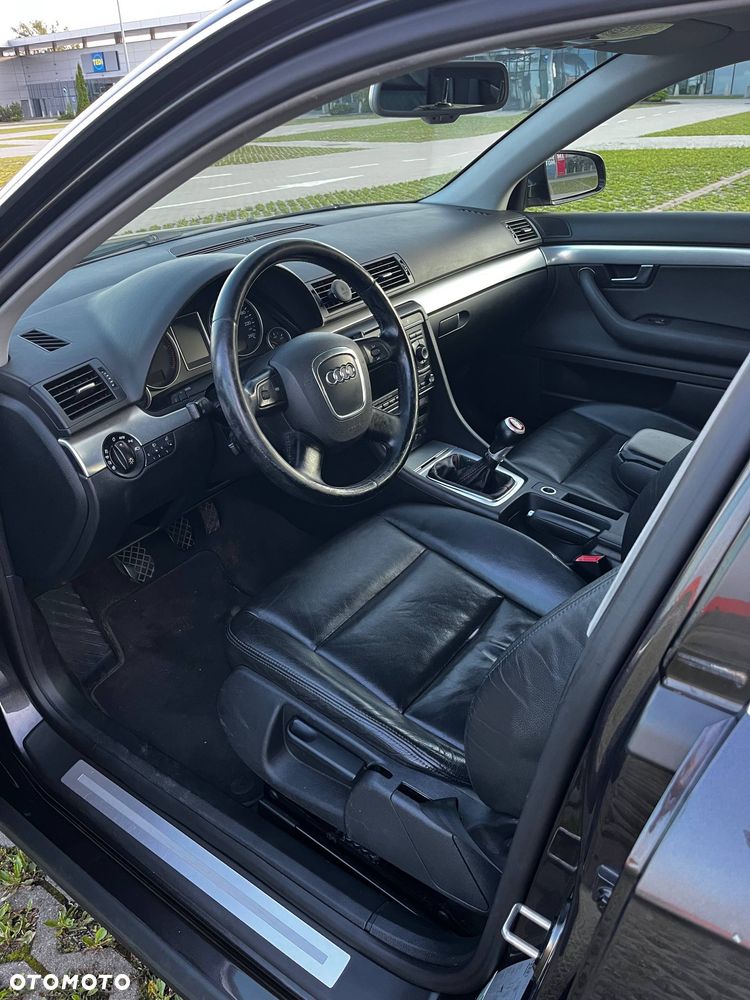 Audi A4 Limousine - 10