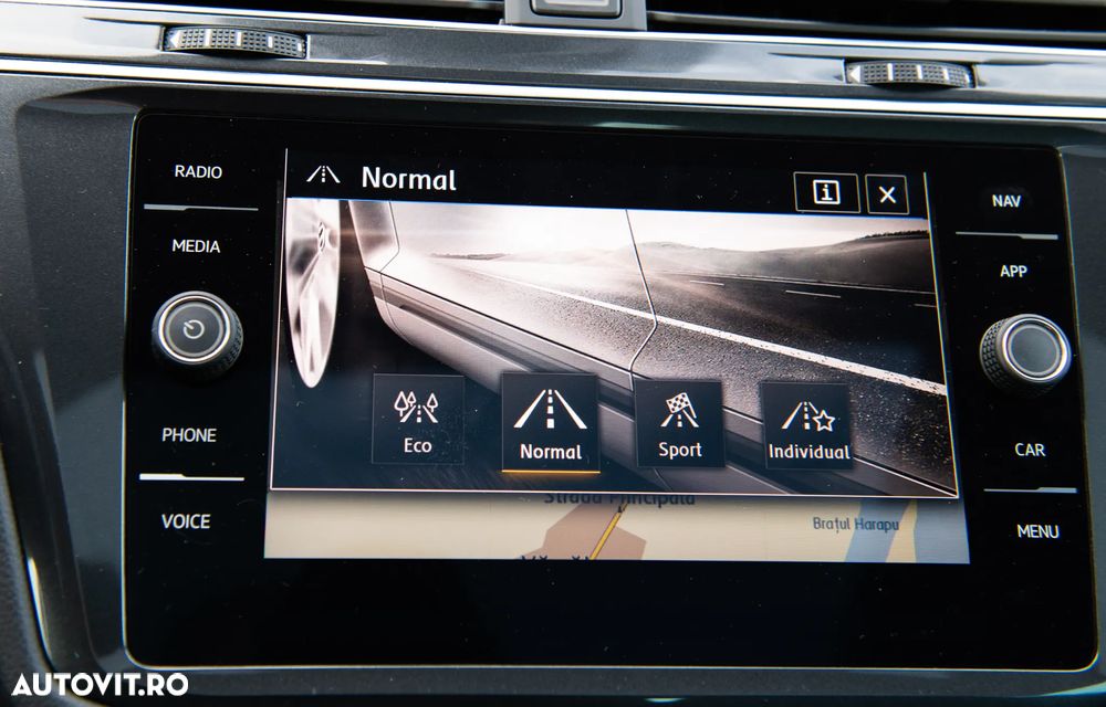 Volkswagen Tiguan - 25