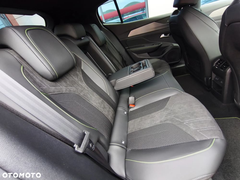 Peugeot 408 1.6 Plug-in Hybrid 240 GT Exclusive e-DCS7 - 14