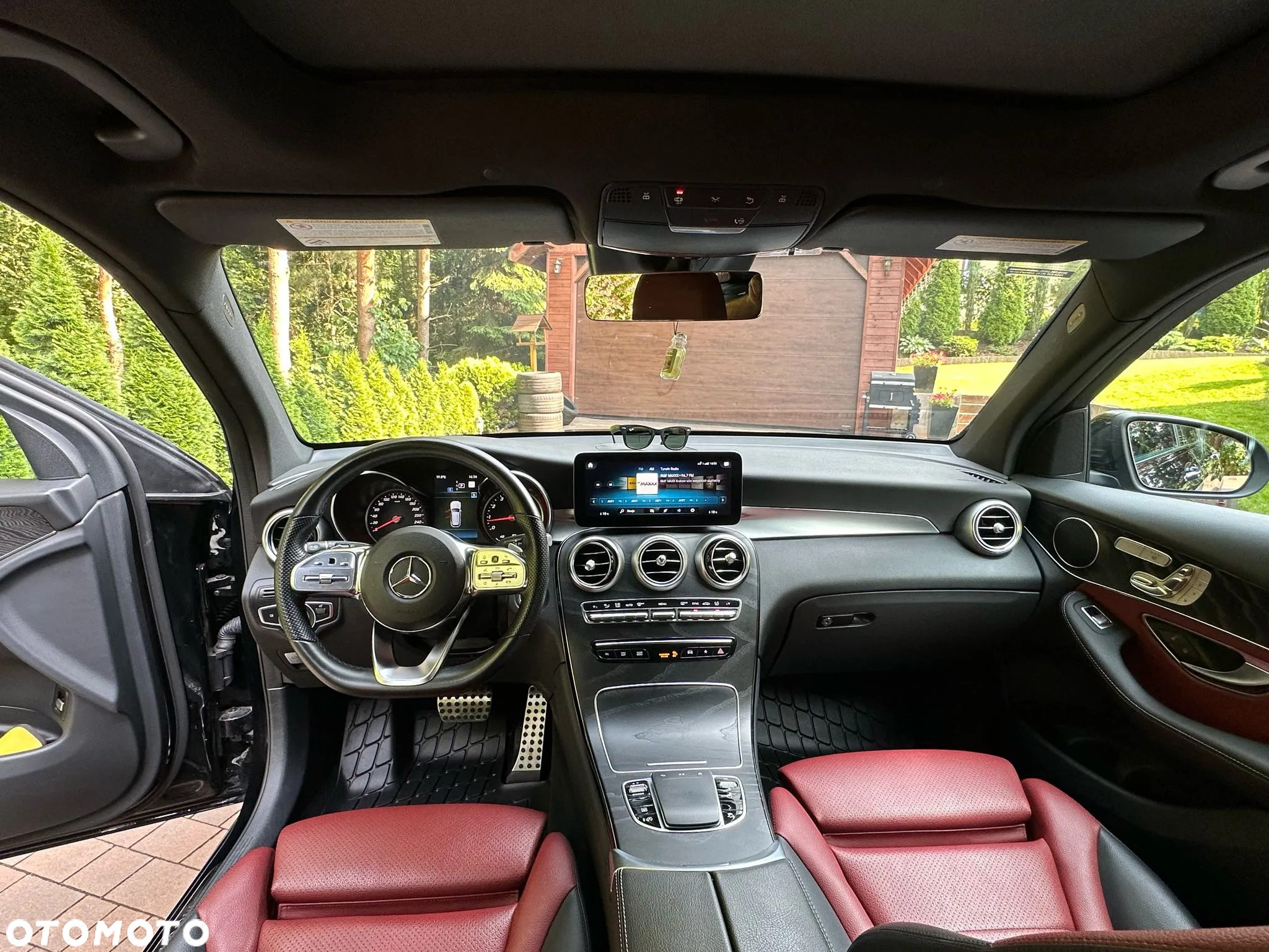 Mercedes-Benz GLC 300 4Matic 9G-TRONIC AMG Line - 12