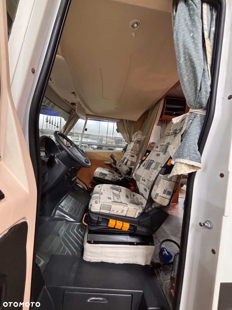 Mercedes-Benz Sprinter Pilote Galaxy 881 - 24