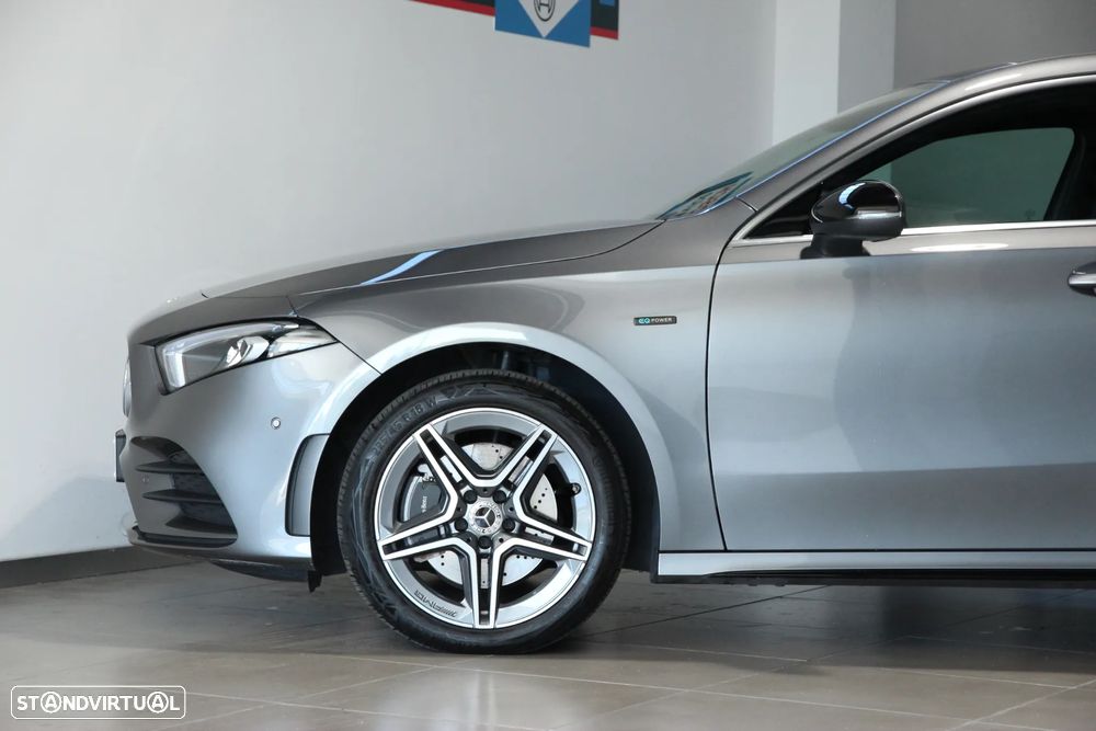 Mercedes-Benz A 250 e AMG Line - 2