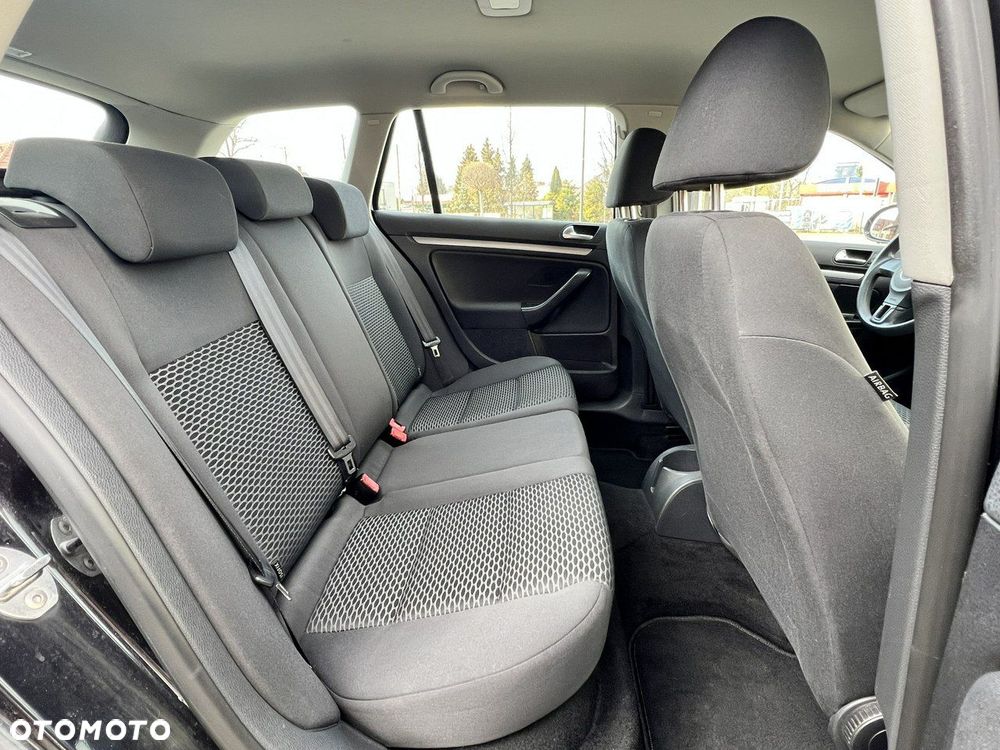 Volkswagen Golf - 11