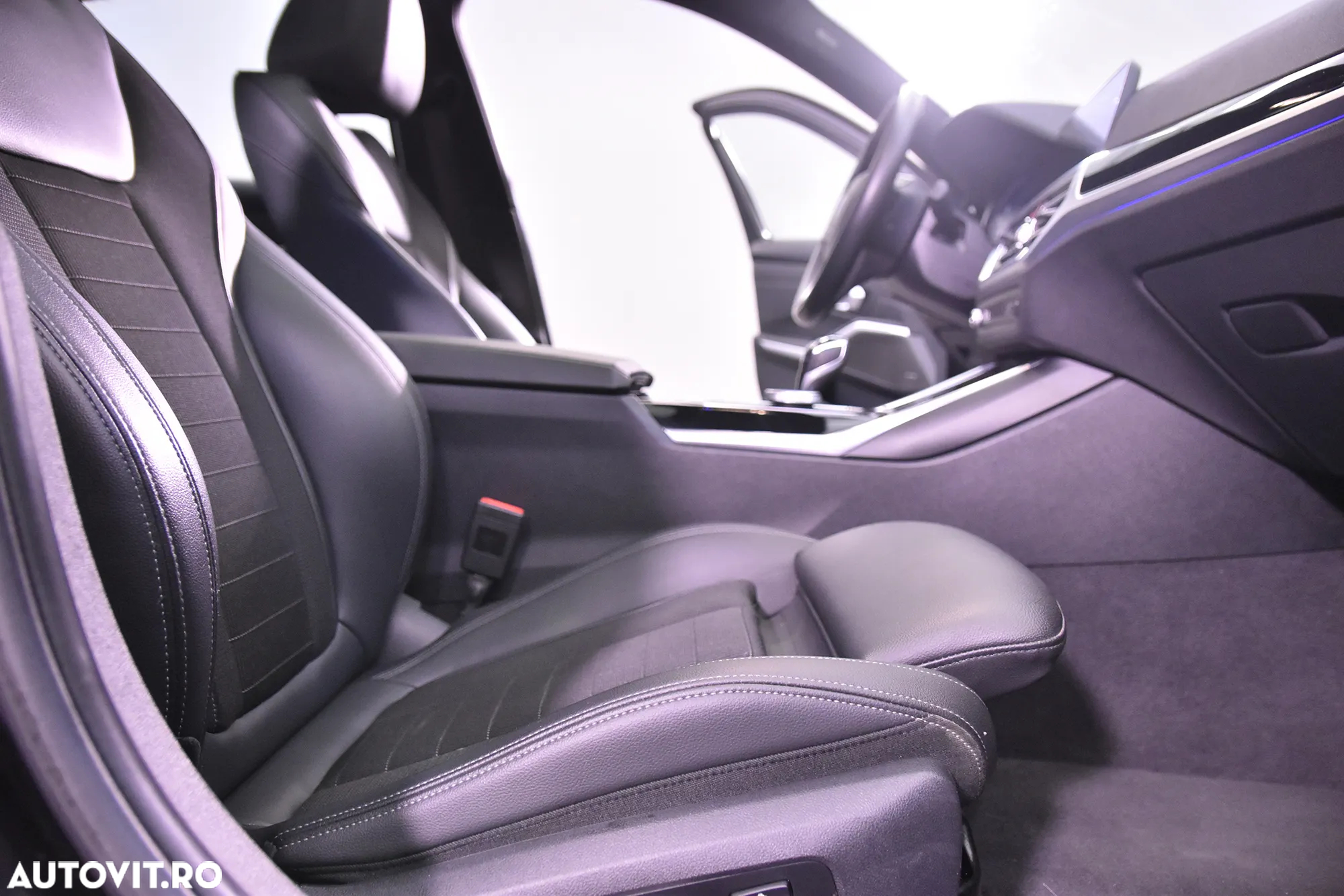 BMW Seria 3 320i AT - 11