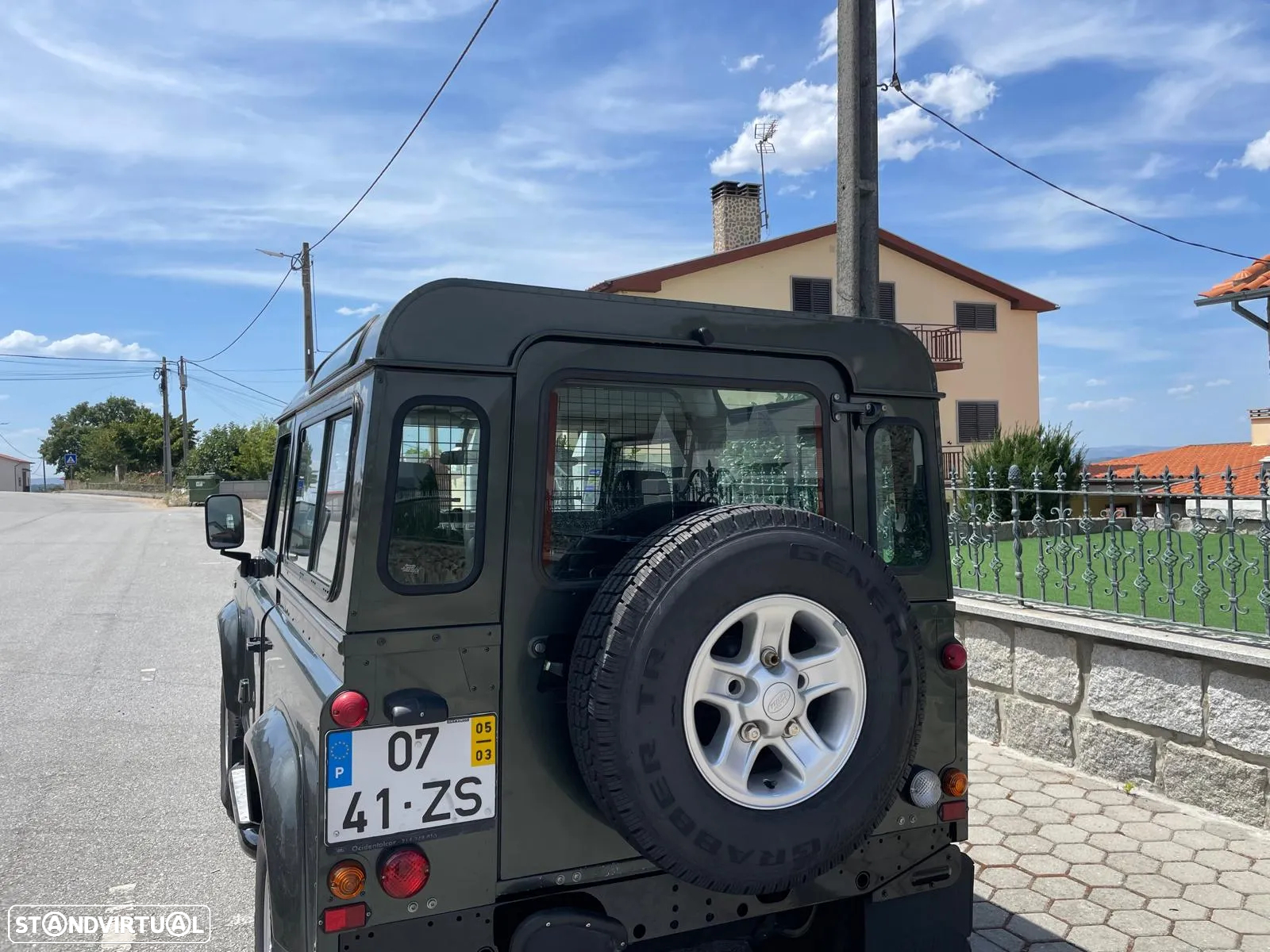 Land Rover Defender 90 SW 2.5 Td5 SE - 9