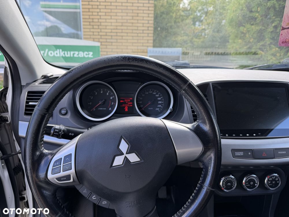 Mitsubishi Lancer 1.6 Invite - 9