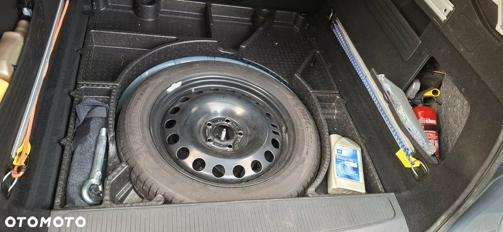 Opel Astra 1.6 SIDI Turbo Automatik - 29