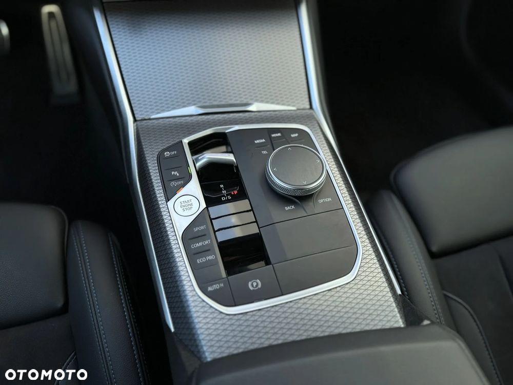 BMW Seria 3 318i - 12