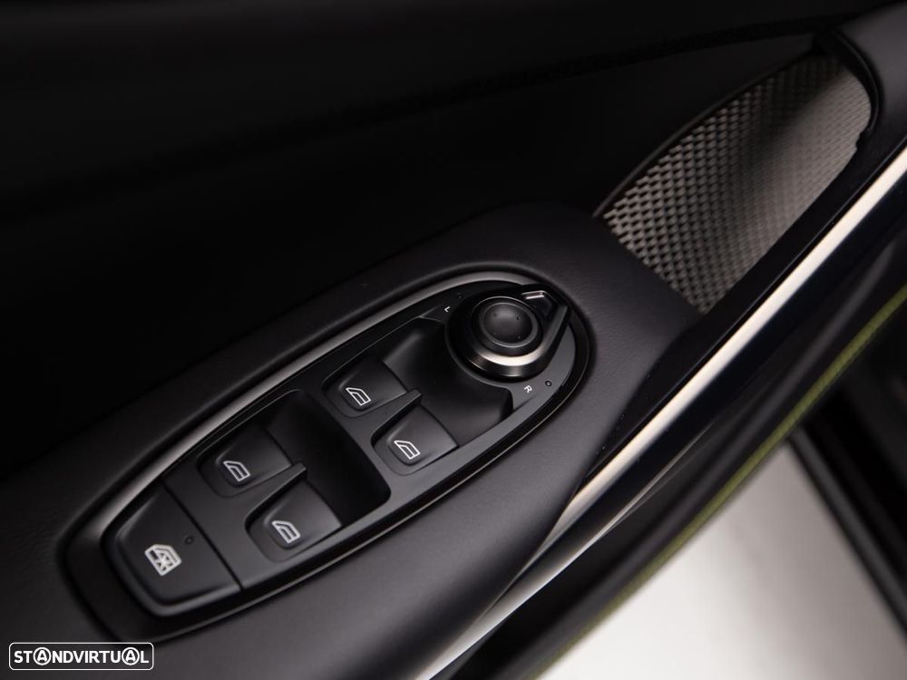 Aston Martin DBX 707 - 17