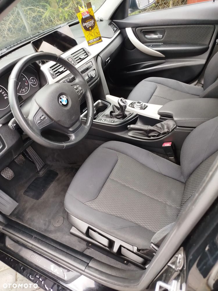 BMW Seria 3 316d - 12