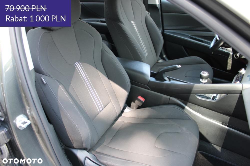 Hyundai Elantra - 17