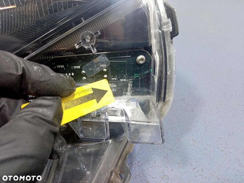 TOYOTA AURIS II LIFT 15-18 HYBRID REFLEKTOR LEWY LAMPA PRZÓD 81110-02K30 - 9