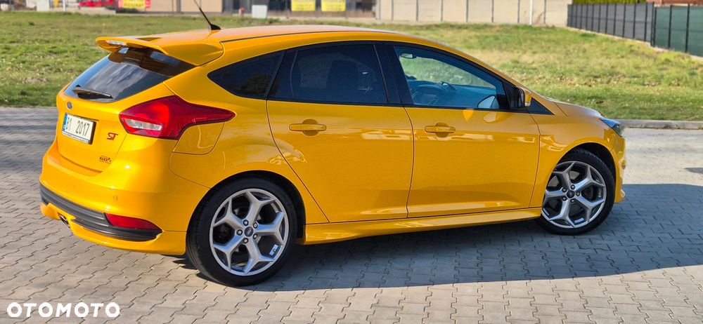 Ford Focus 2.0 EcoBoost ST mit Leder-Exclusiv-Paket - 34