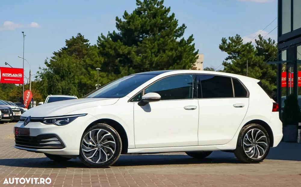 Volkswagen Golf - 1