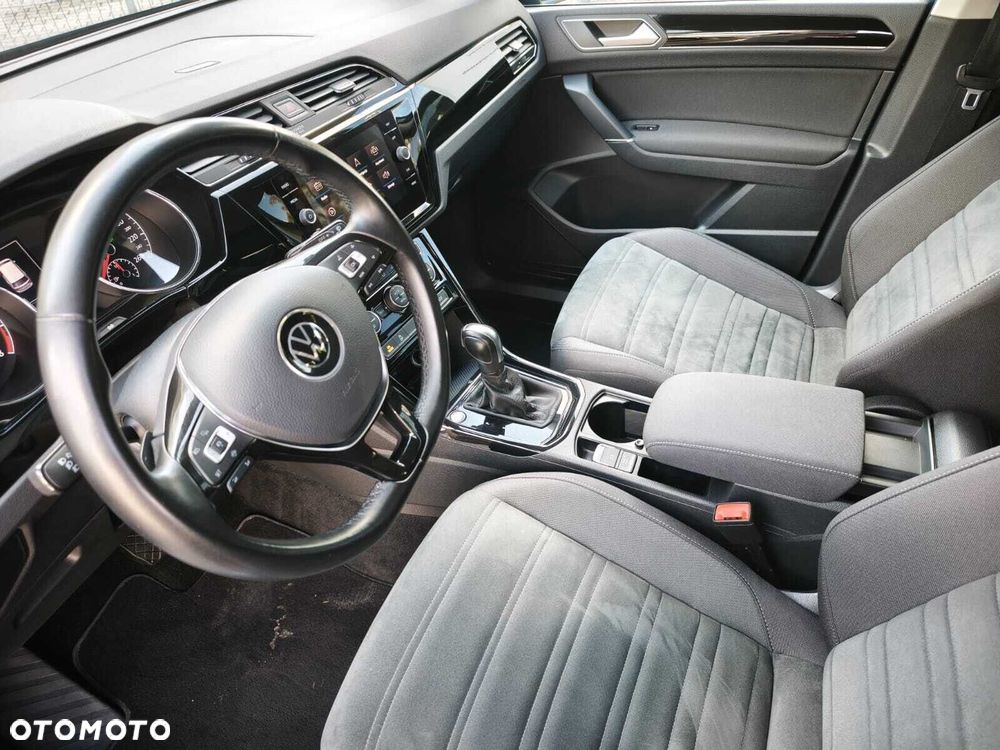 Volkswagen Touran 1.5 TSI EVO Highline DSG - 8