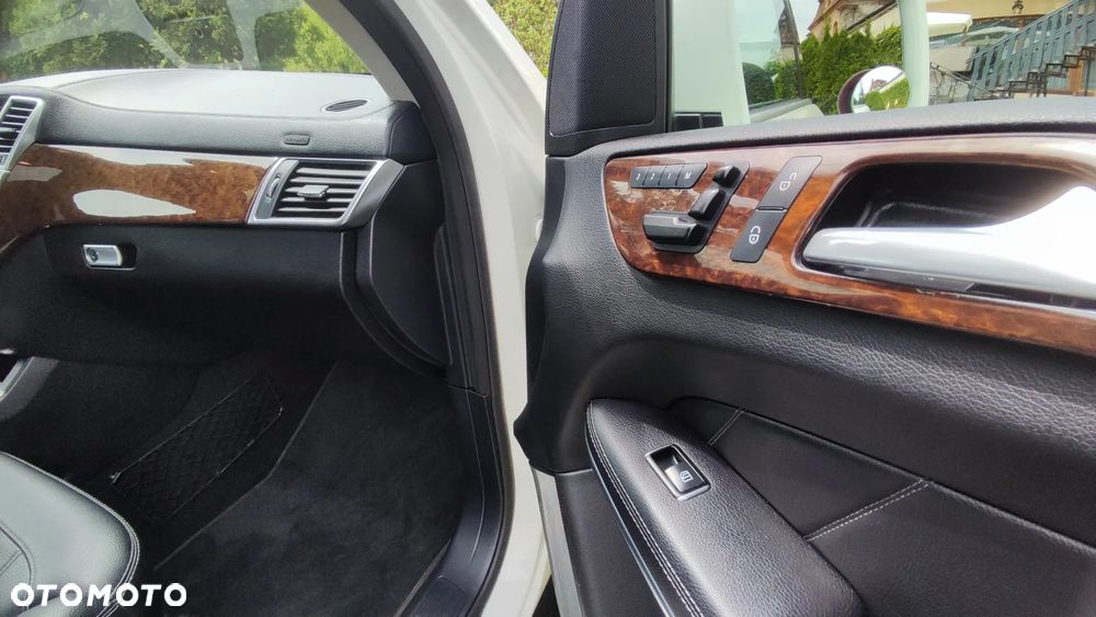 Mercedes-Benz GL 500 4-Matic - 34