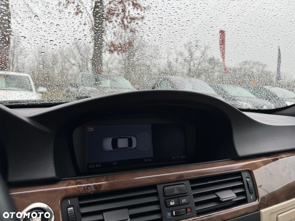 BMW Seria 3 325i Edition Exclusive - 30