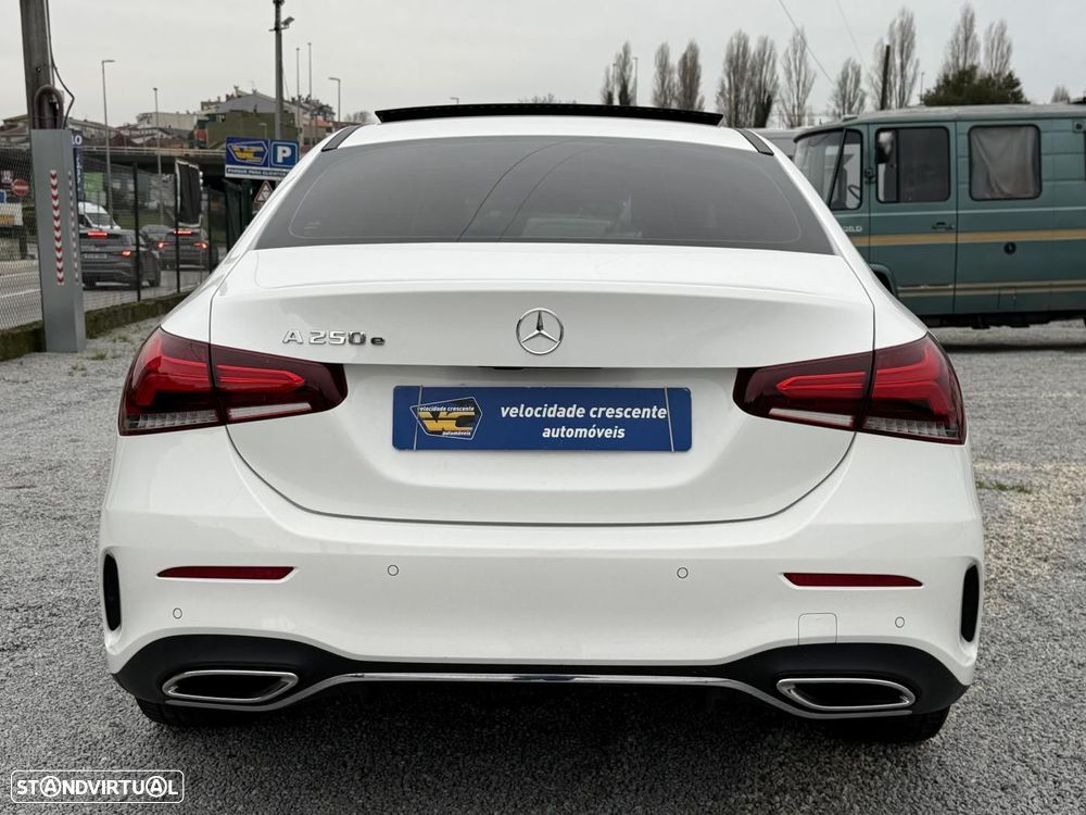 Mercedes-Benz A 250 Limousine e AMG Line - 14