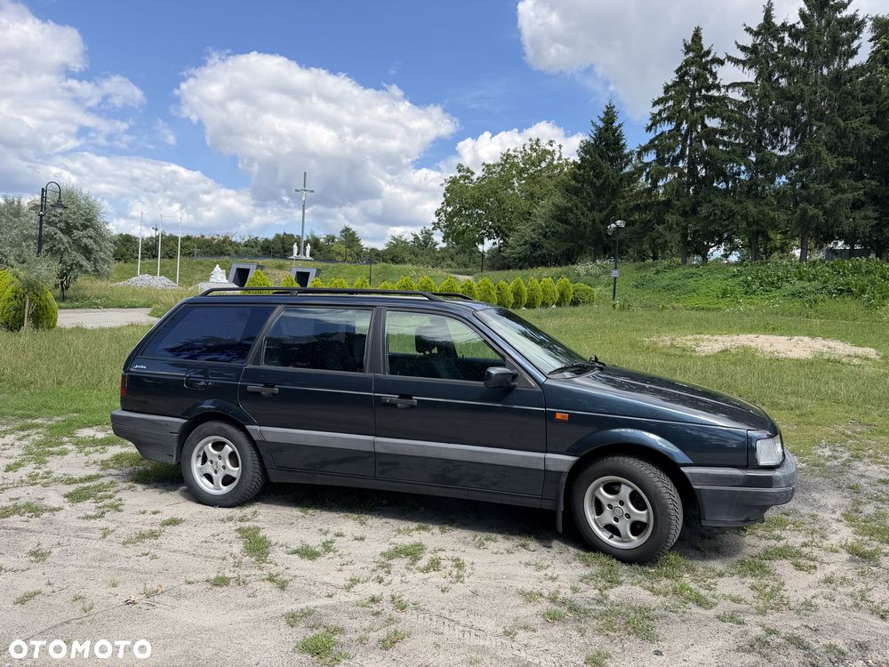 Volkswagen Passat 1.8 GL - 2