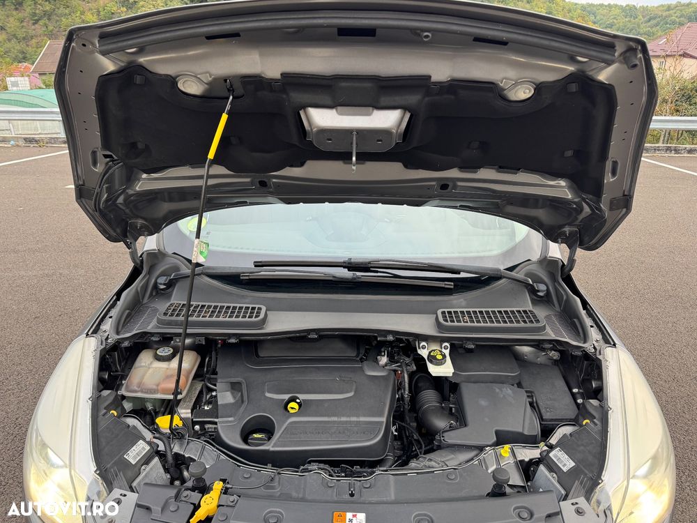 Ford Kuga - 38