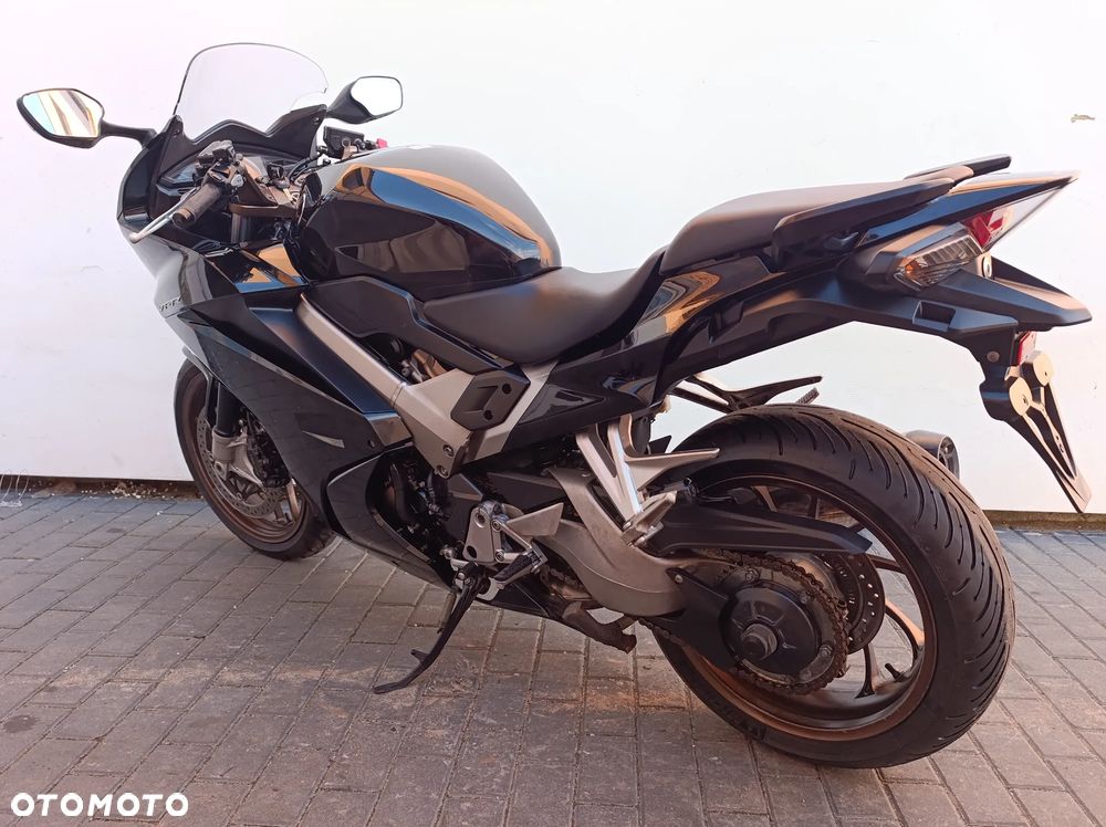 Honda VFR - 5