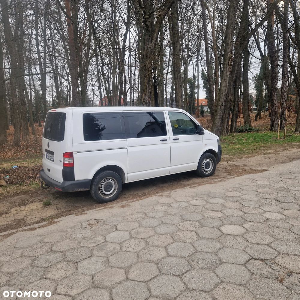 Volkswagen Caravelle - 13