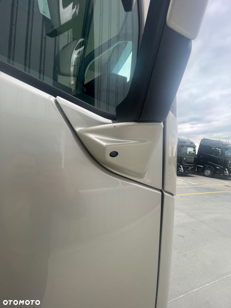 Volvo FH 460 GLOBETROTTER I-SAVE - 14