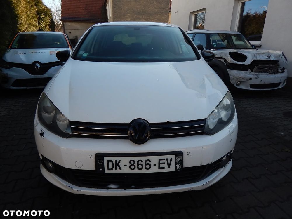 Volkswagen Golf 2.0 TDI DPF BlueMotion Technology MATCH - 2