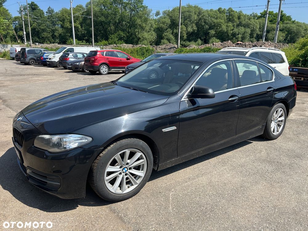 BMW Seria 5 528i xDrive Luxury Line - 3