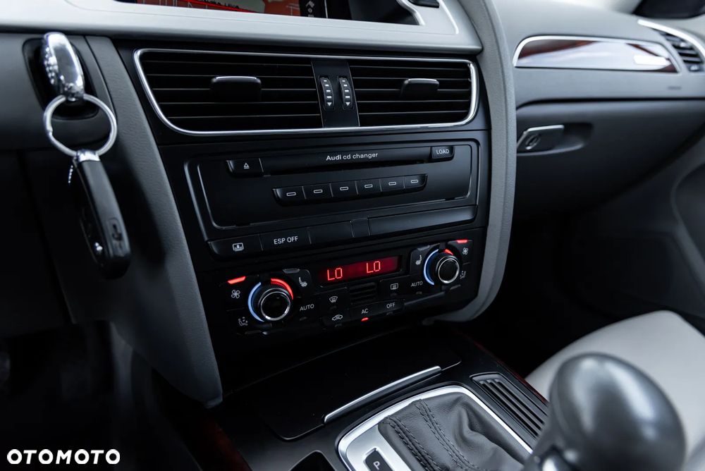 Audi A4 Limousine 3.0 TDI DPF quattro S tronic Ambiente - 37