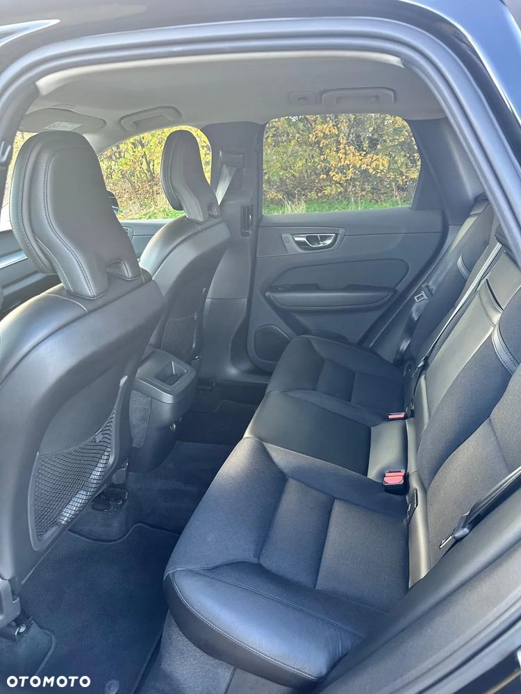 Volvo XC 60 T4 Momentum Pro - 6