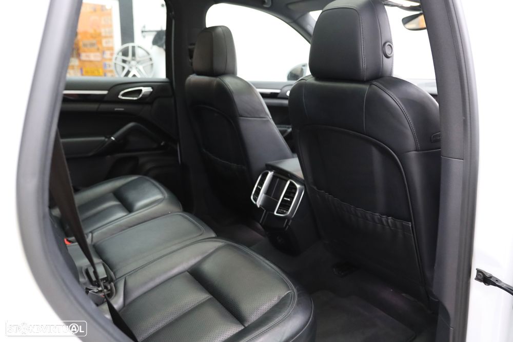 Porsche Cayenne - 31