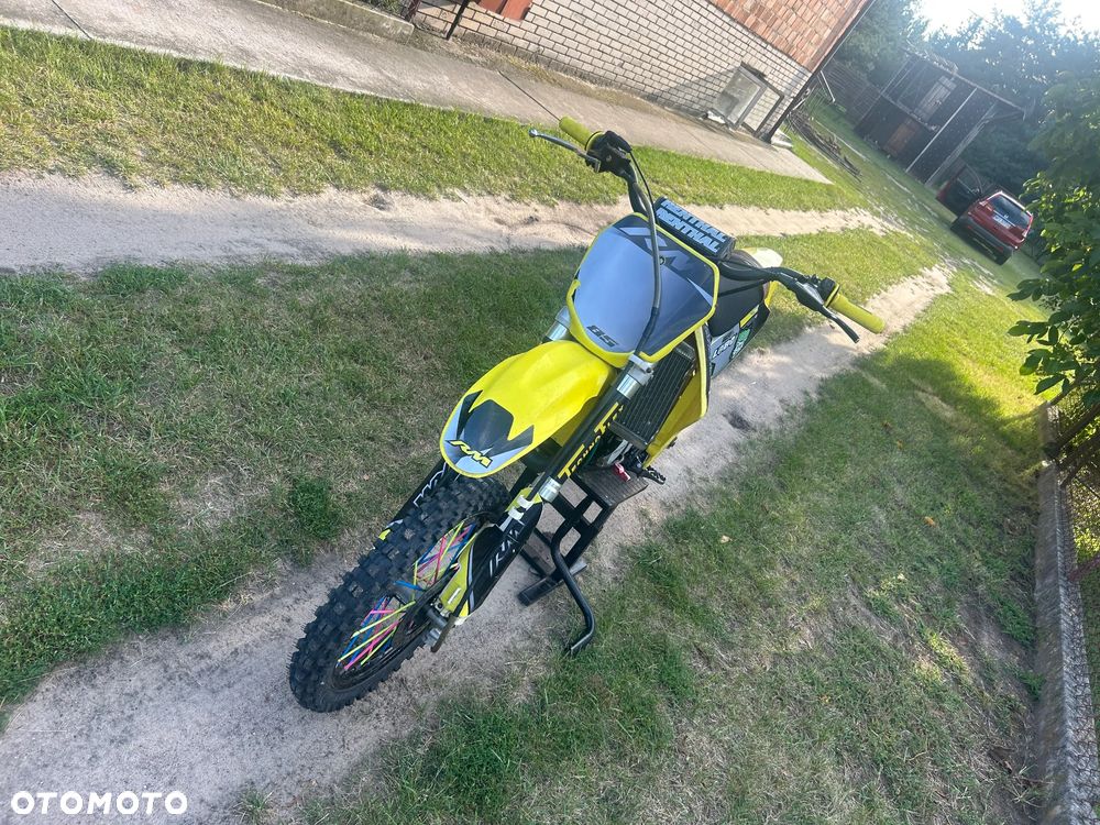 Suzuki RM - 3