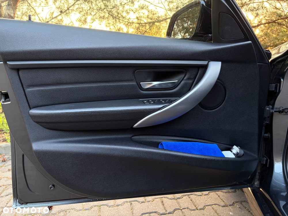 BMW Seria 3 335d xDrive Edition M Sport Shadow - 15