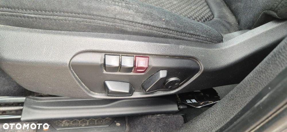 BMW Seria 2 220i Advantage - 20