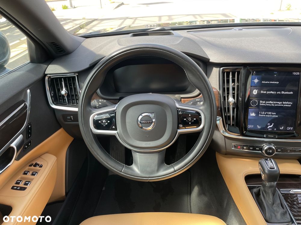 Volvo S90 T5 Geartronic Momentum - 25
