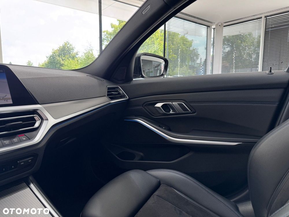 BMW Seria 3 - 25