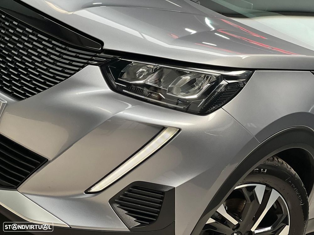 Peugeot 2008 1.2 PureTech Allure — fotografia 7