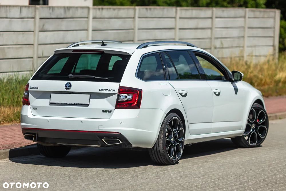 Skoda Octavia 2.0 TDI 4x4 DSG RS - 9