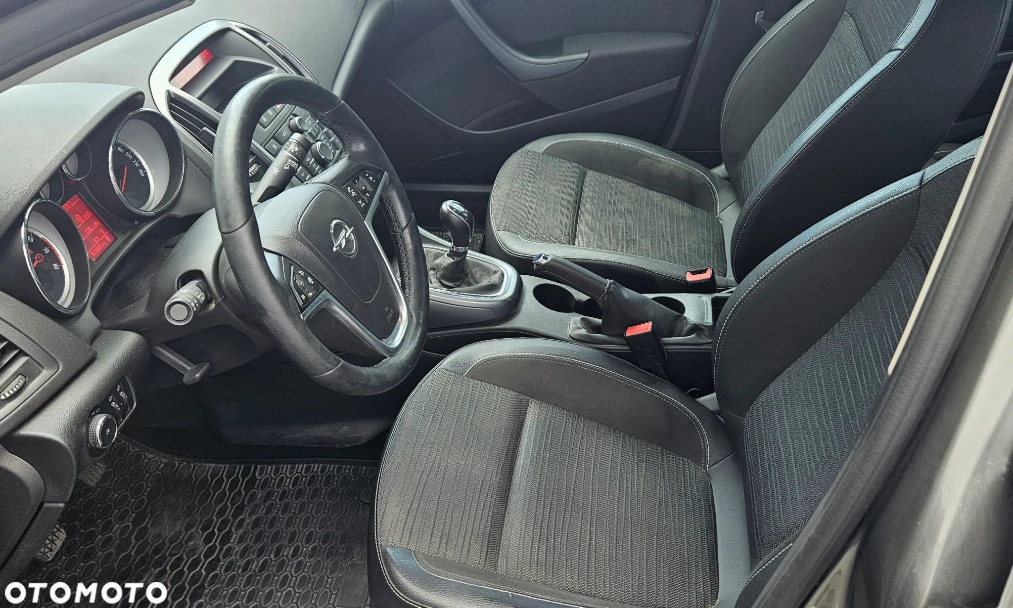 Opel Astra IV 1.4 T Executive - 14