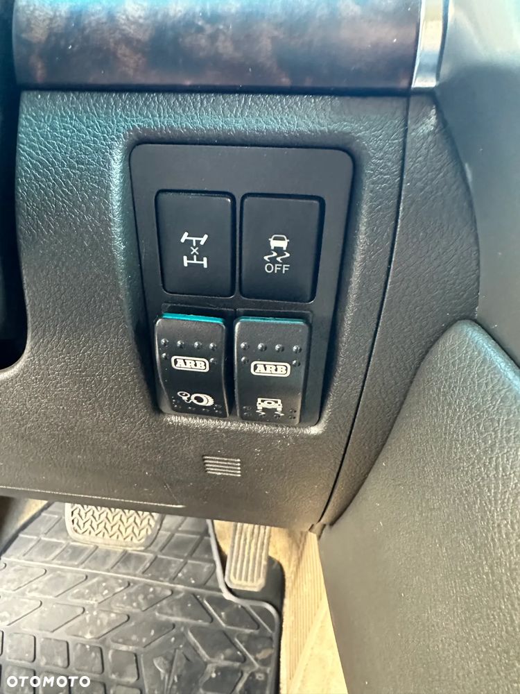 Toyota Land Cruiser - 20