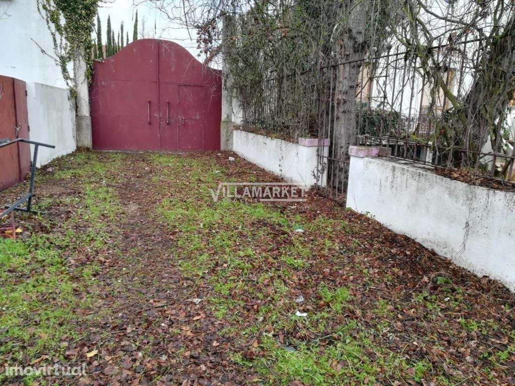 Moradia térrea T6 composta por 2 frações em Casal da Igreja, com sótão - Grande imagem: 3/11