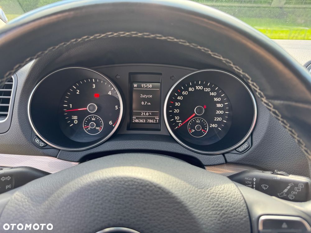 Volkswagen Golf 1.6 TDI Highline - 5