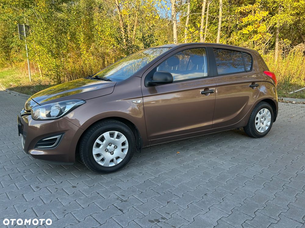 Hyundai I20 2015 photo 2