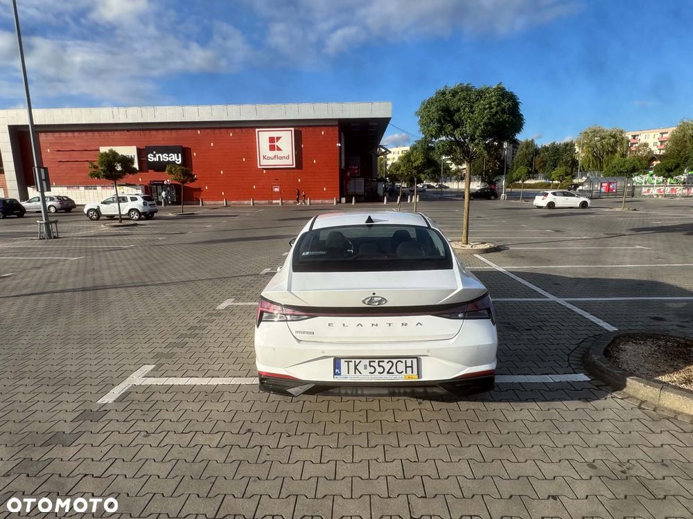 Hyundai Elantra 1.6 Executive - 4